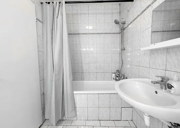 Wonderful 2 Bedrooms Flat Near To Hauptbahnhof Διαμέρισμα *